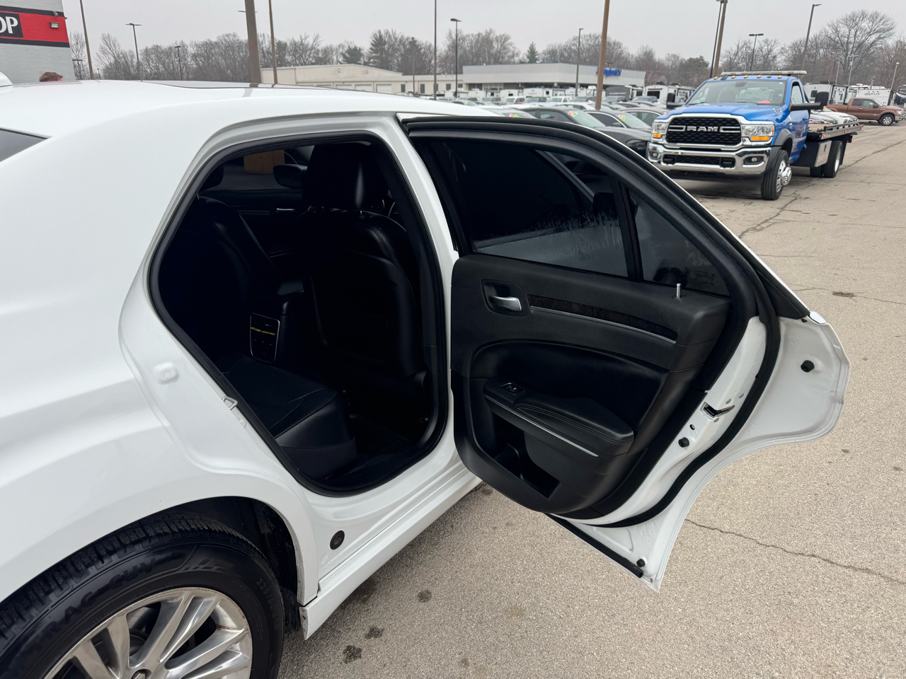 Chrysler 300 4dr Sdn 300C RWD 2016