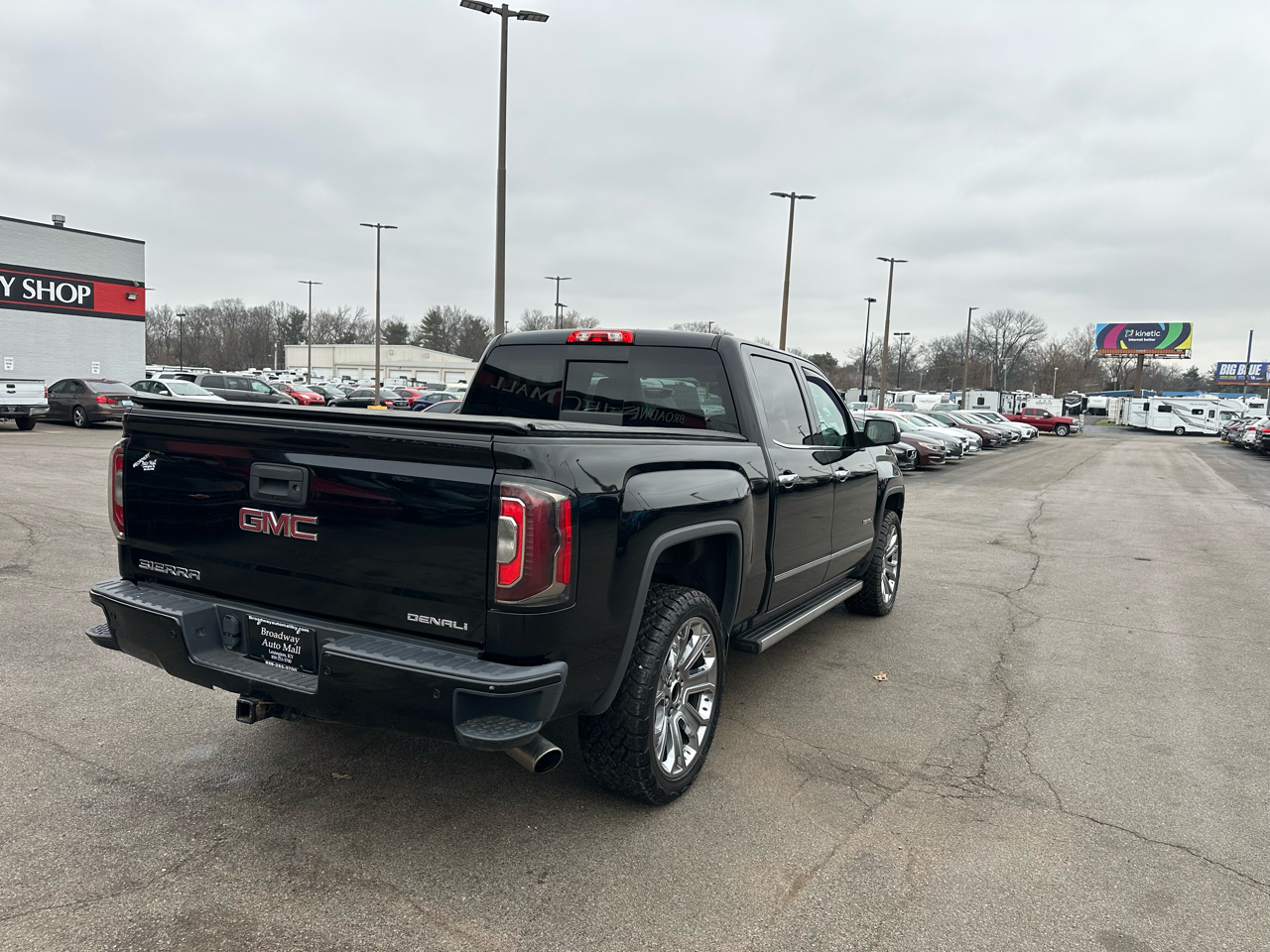 GMC Sierra 1500 4WD Crew Cab 143.5" Denali 2018