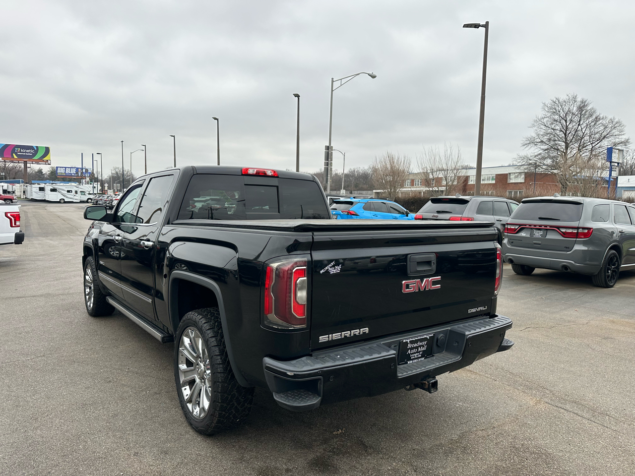 GMC Sierra 1500 4WD Crew Cab 143.5" Denali 2018