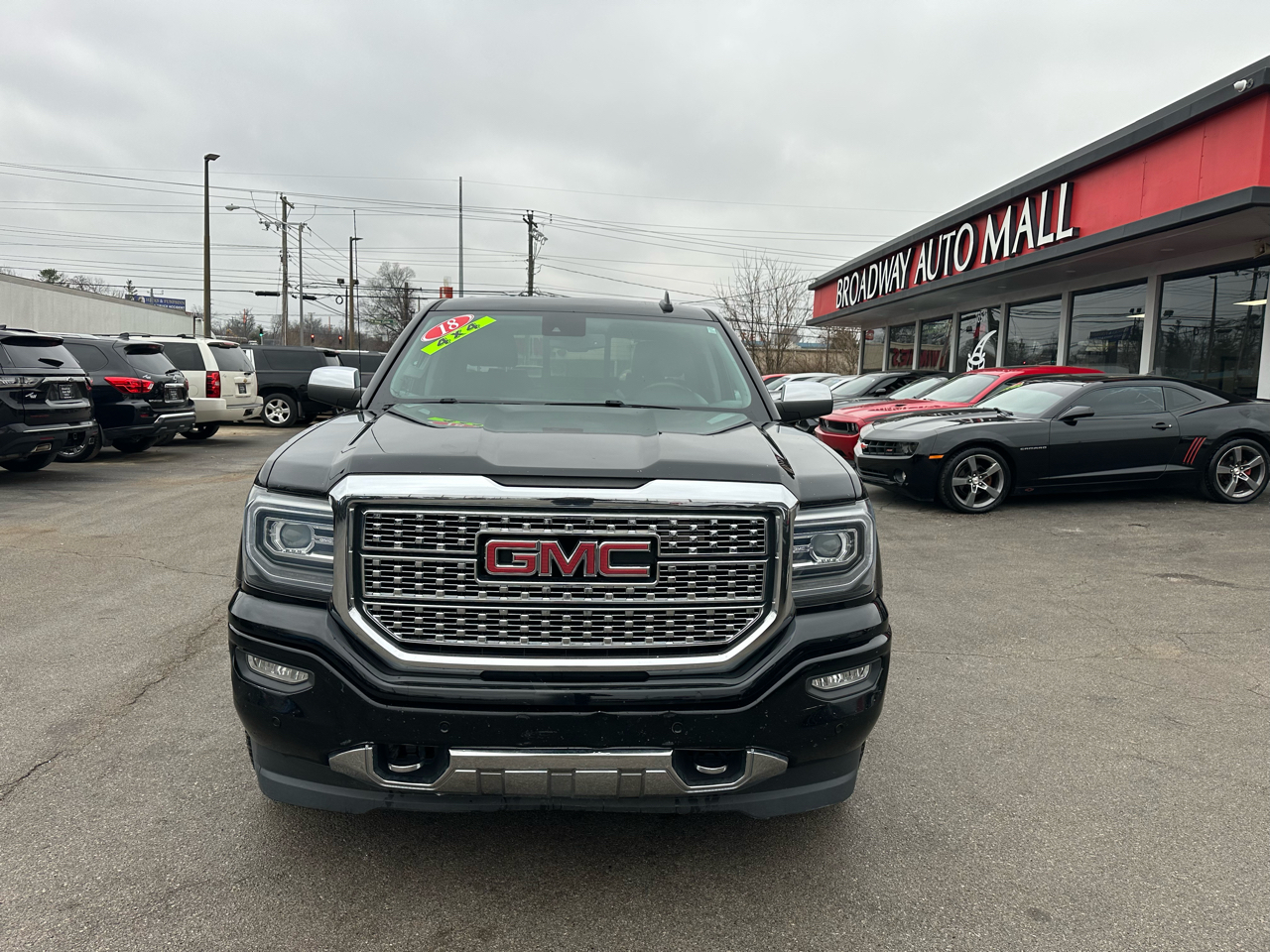 GMC Sierra 1500 4WD Crew Cab 143.5" Denali 2018
