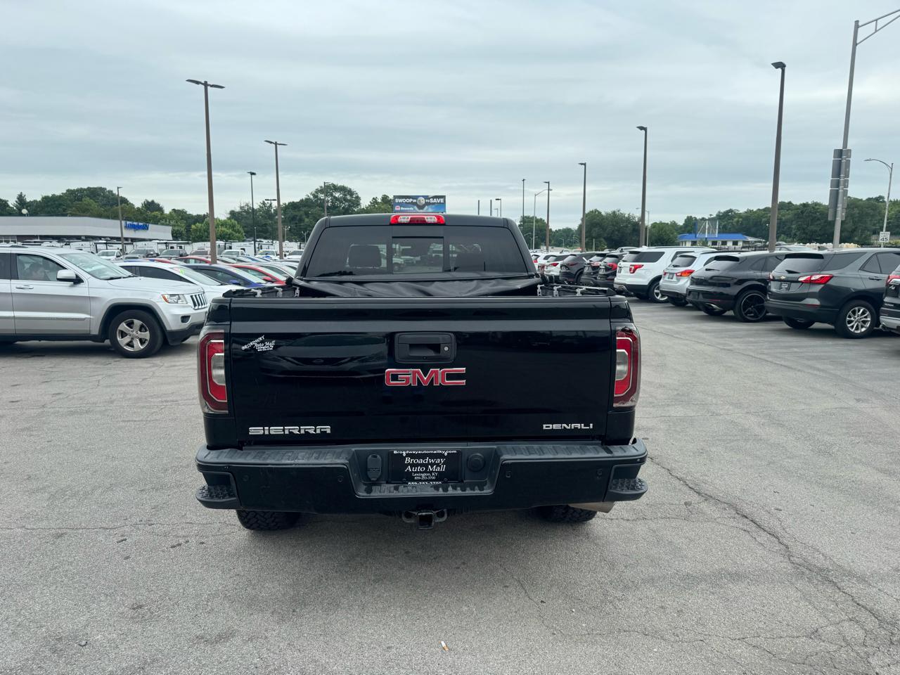 GMC Sierra 1500 4WD Crew Cab 143.5" Denali 2018