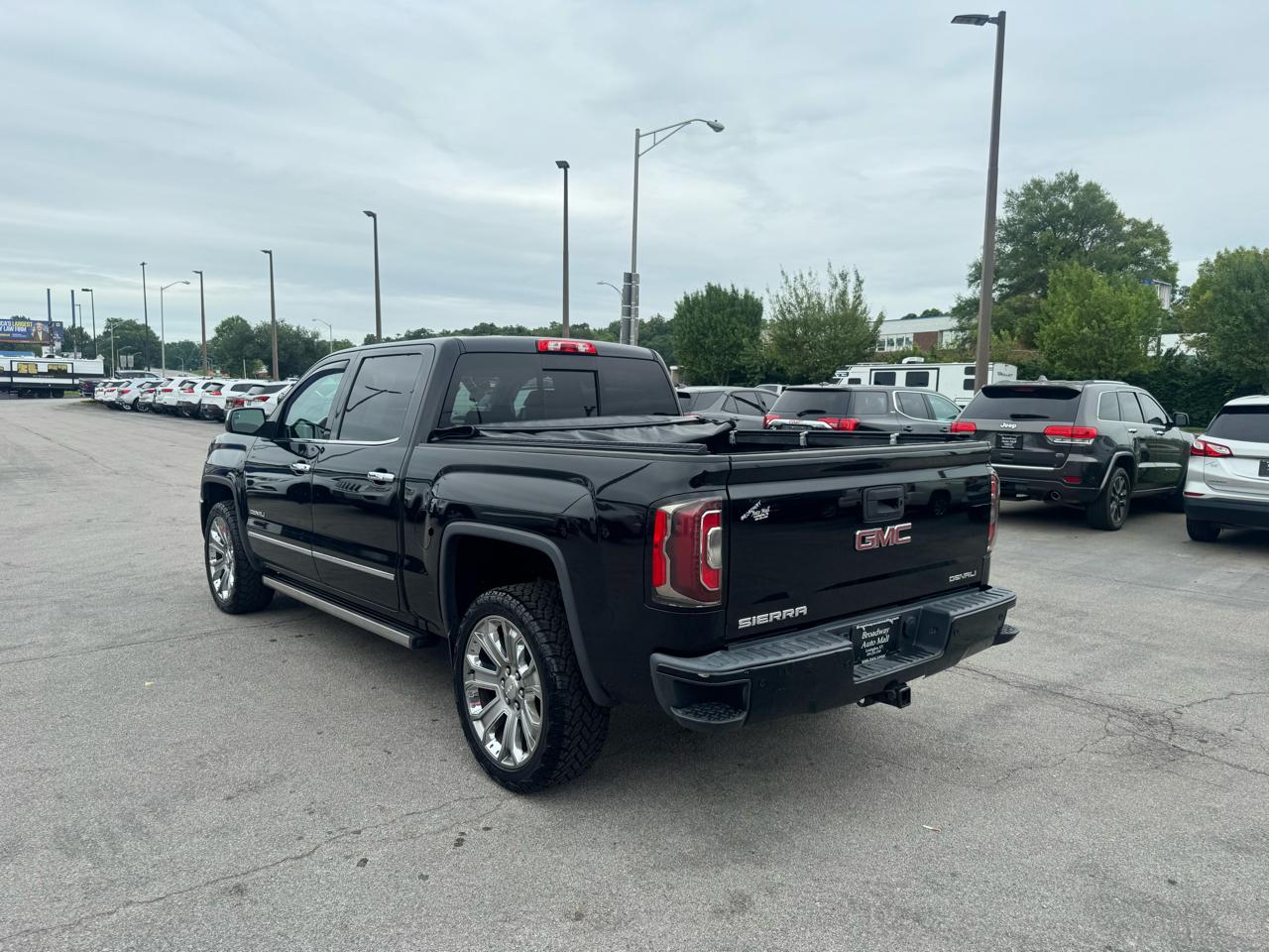 GMC Sierra 1500 4WD Crew Cab 143.5" Denali 2018
