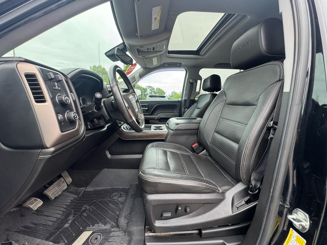 GMC Sierra 1500 4WD Crew Cab 143.5" Denali 2018