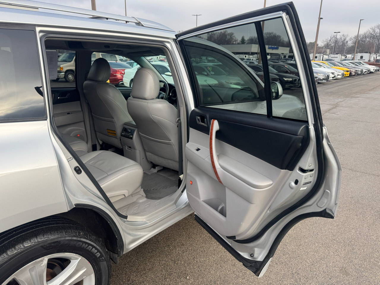 Toyota Highlander 4WD 4dr V6 Limited (Natl) 2010