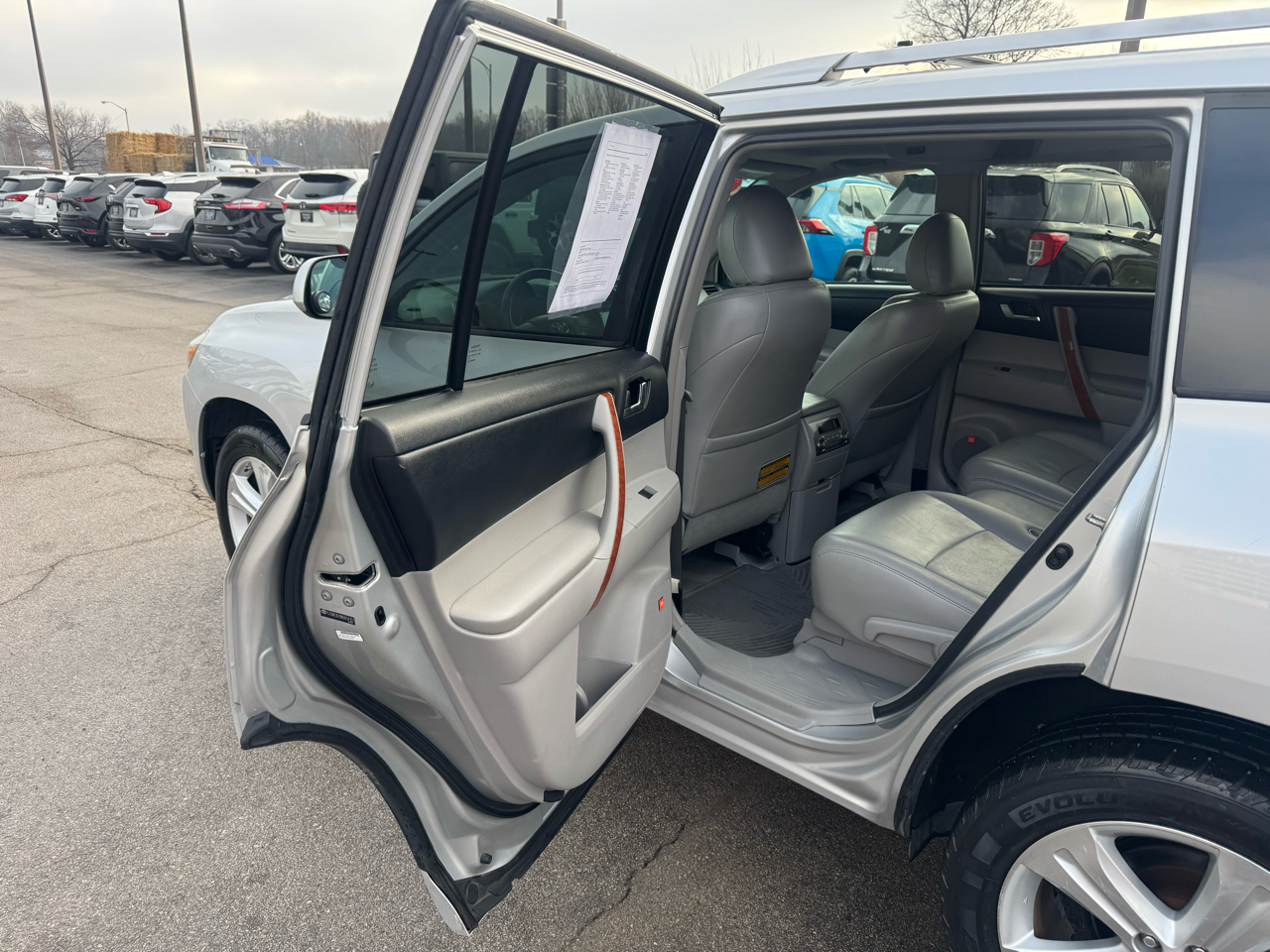 Toyota Highlander 4WD 4dr V6 Limited (Natl) 2010