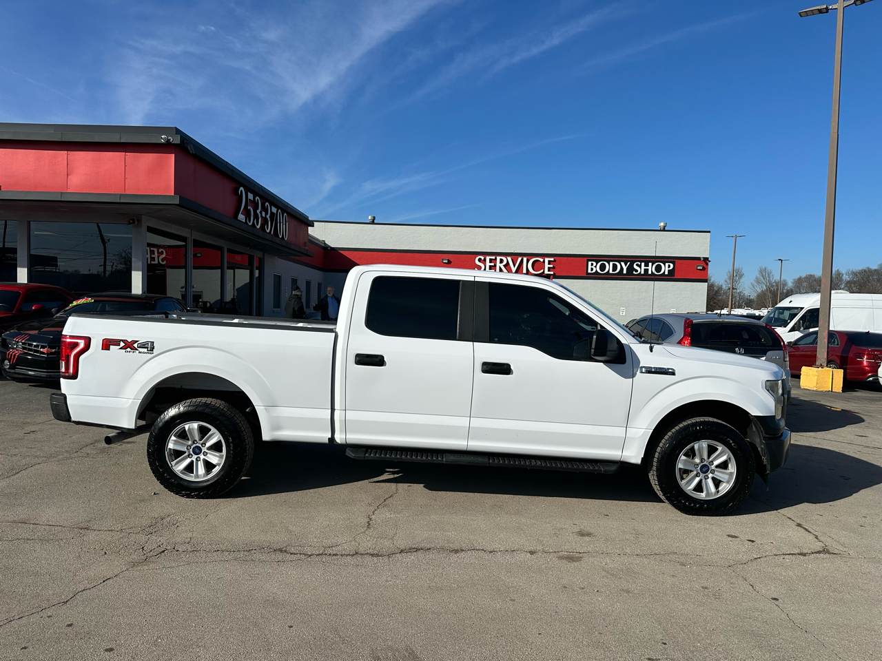 Ford F-150 4WD Reg Cab 122.5" XLT 2017
