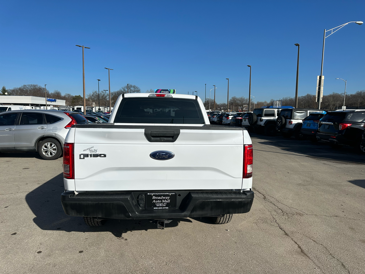 Ford F-150 4WD Reg Cab 122.5" XLT 2017