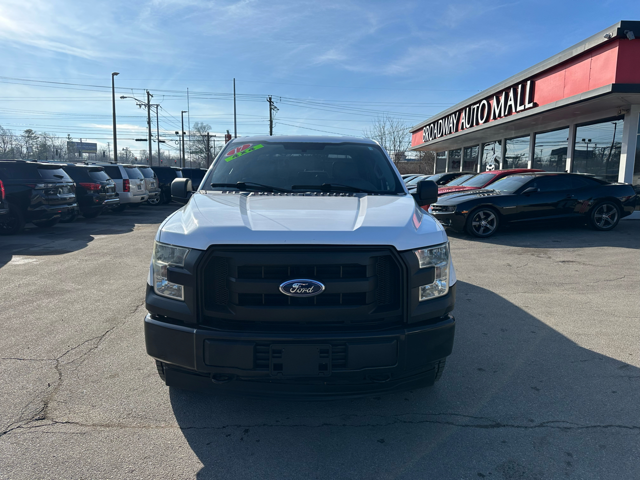 Ford F-150 4WD Reg Cab 122.5" XLT 2017