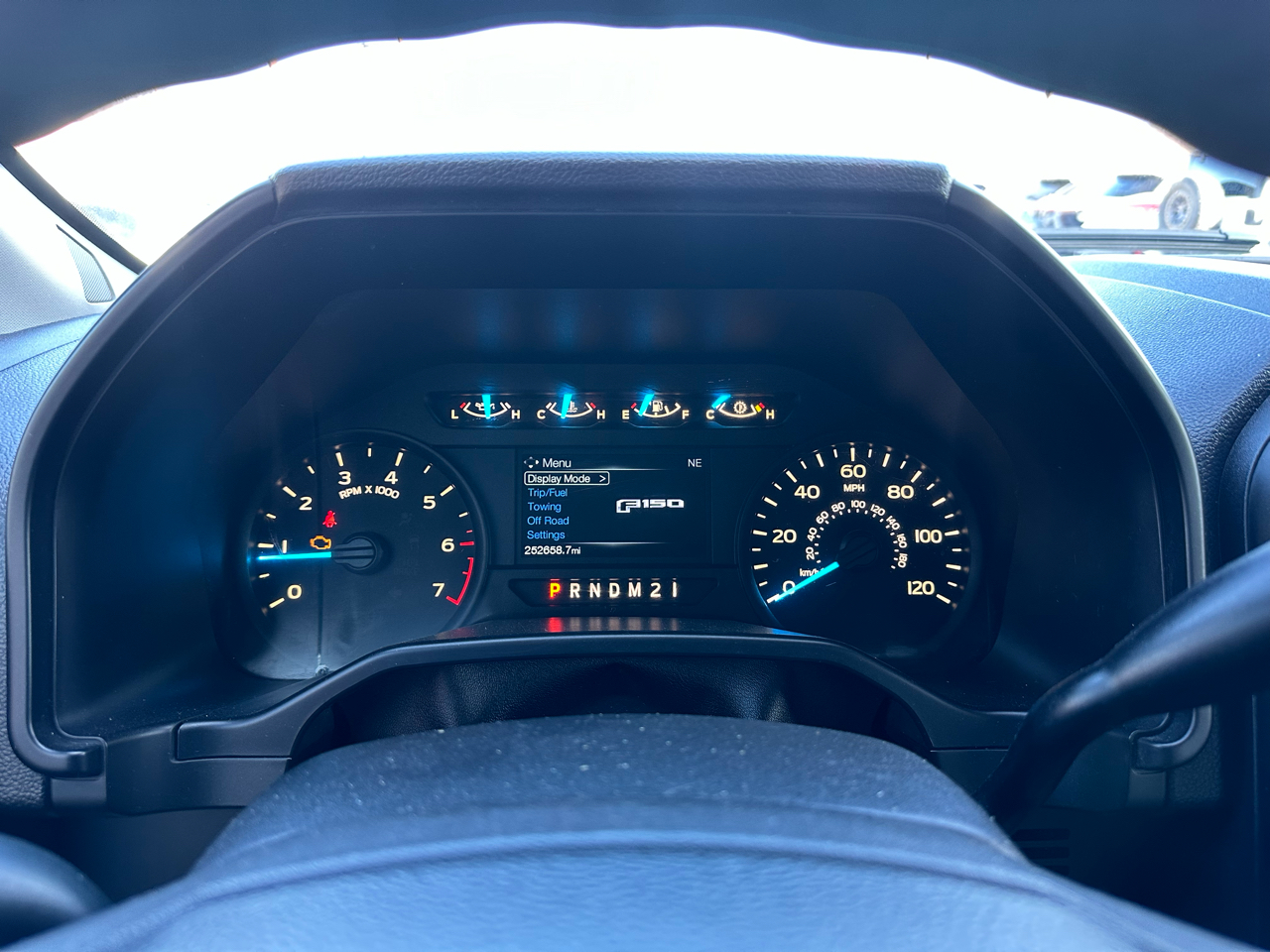 Ford F-150 4WD Reg Cab 122.5" XLT 2017