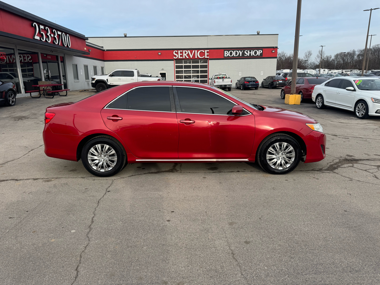 Toyota Camry 4dr Sedan LE 2012