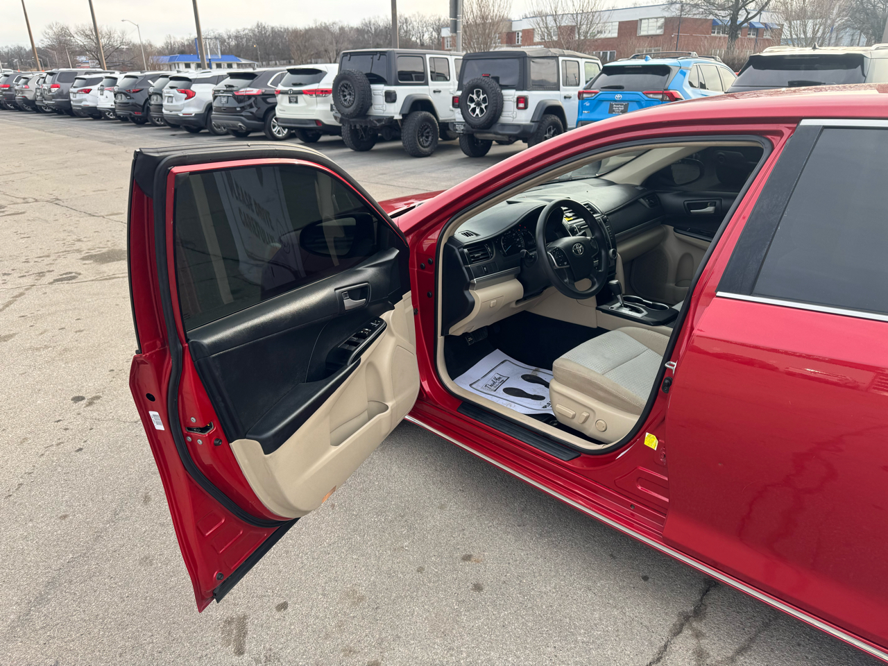 Toyota Camry 4dr Sedan LE 2012