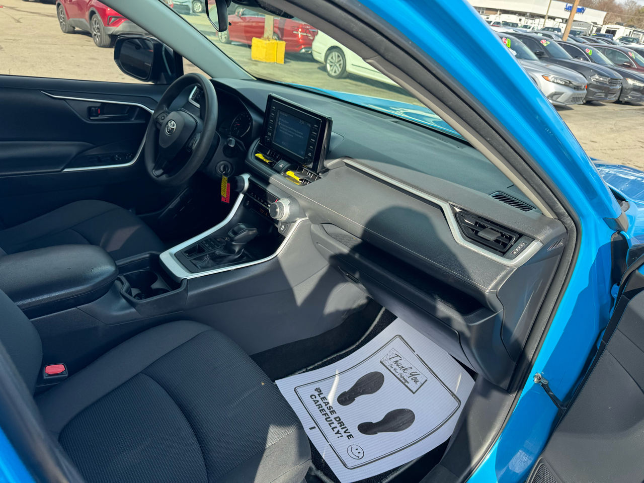 Toyota RAV4 LE AWD (Natl) 2019