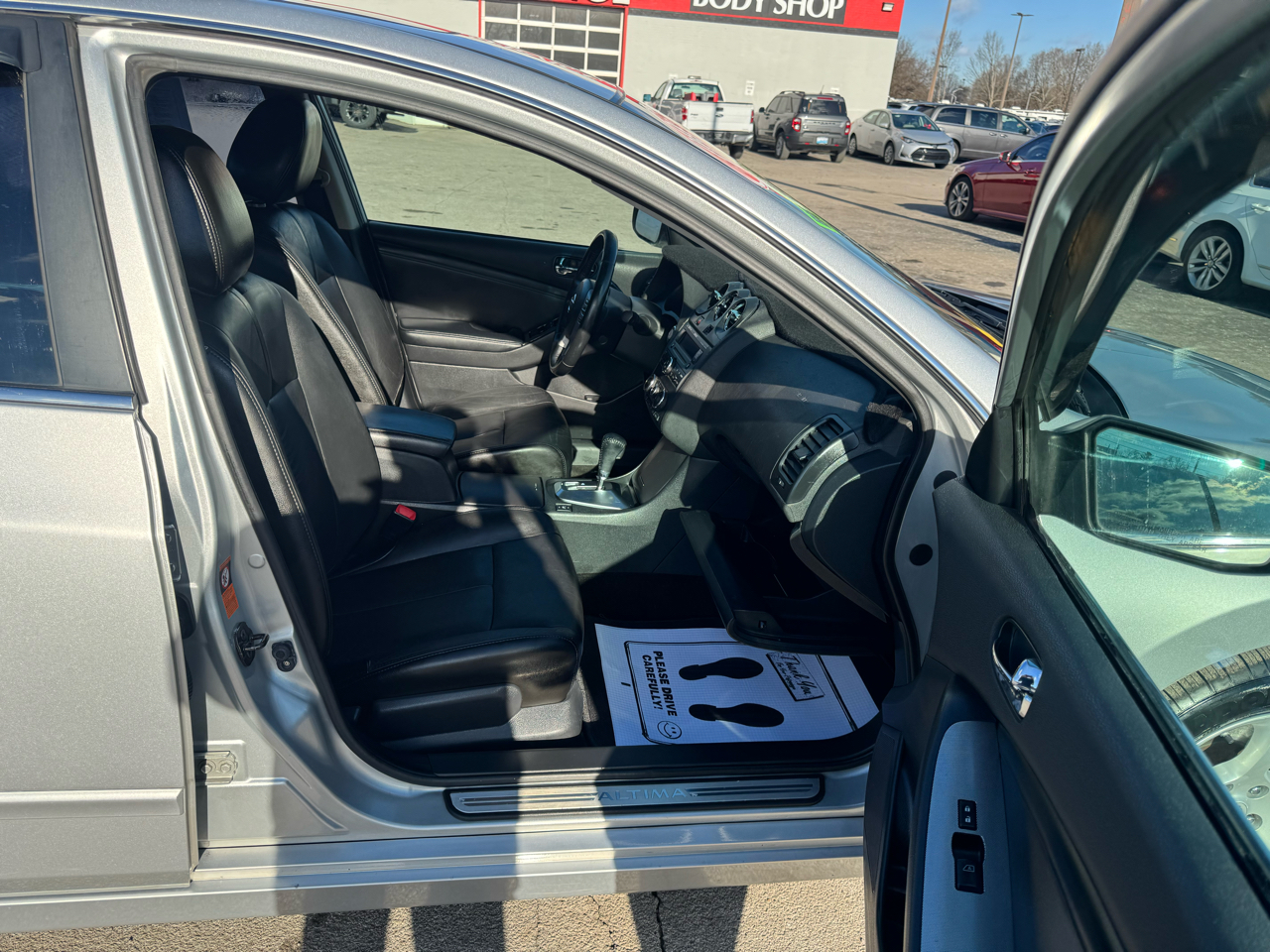 Nissan Altima 4dr Sdn I4 CVT 2.5 SL 2009