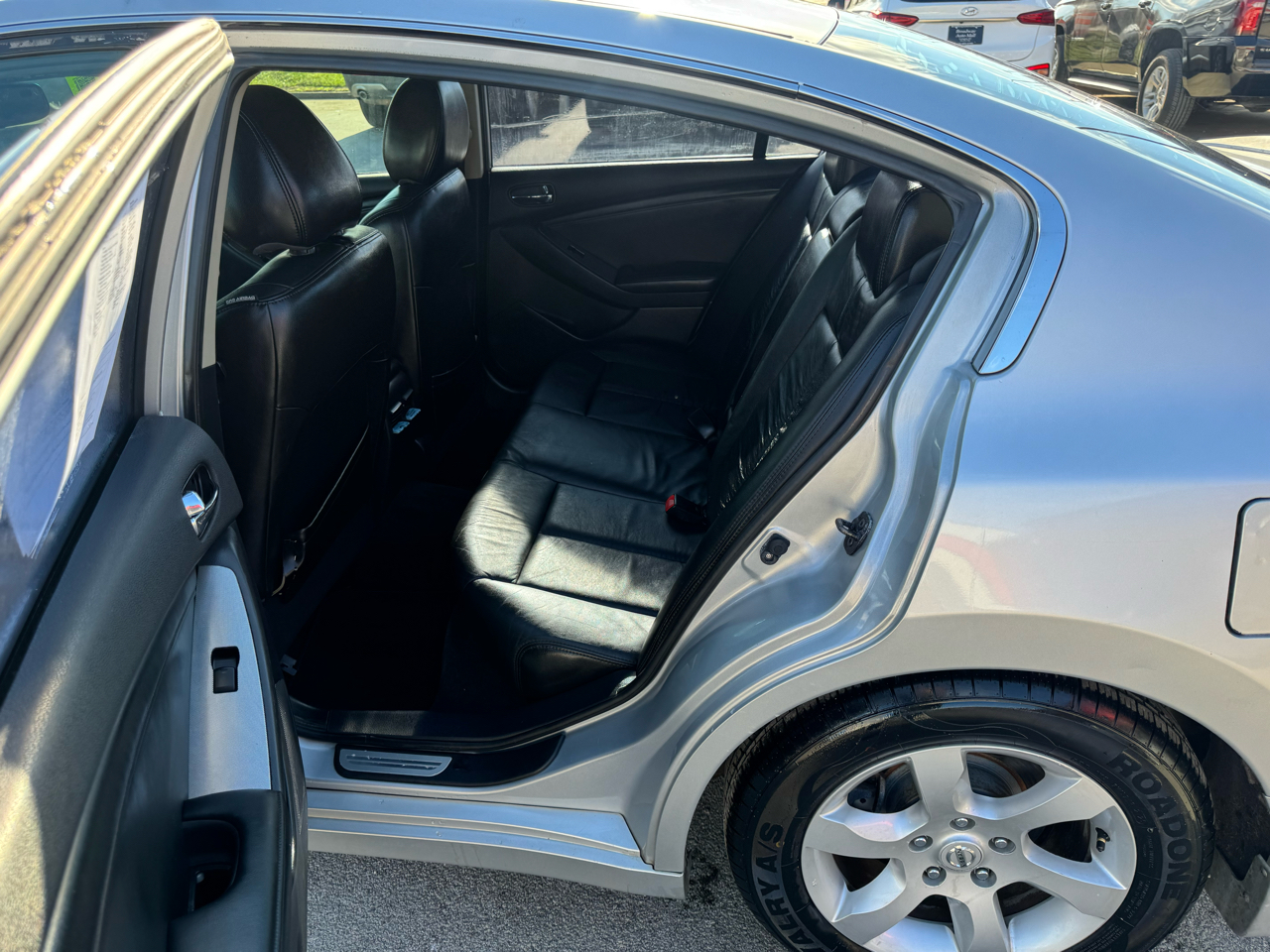 Nissan Altima 4dr Sdn I4 CVT 2.5 SL 2009