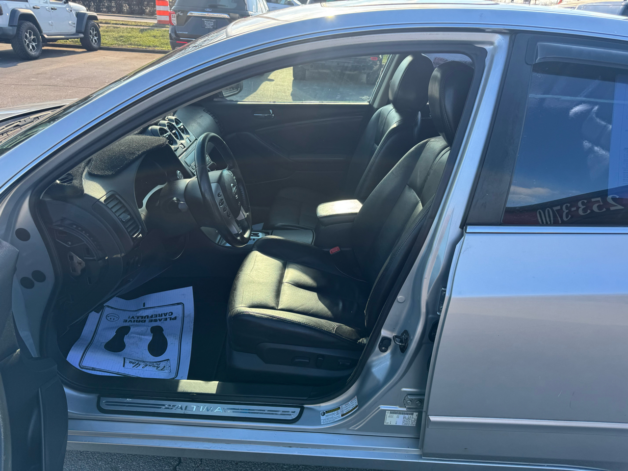 Nissan Altima 4dr Sdn I4 CVT 2.5 SL 2009