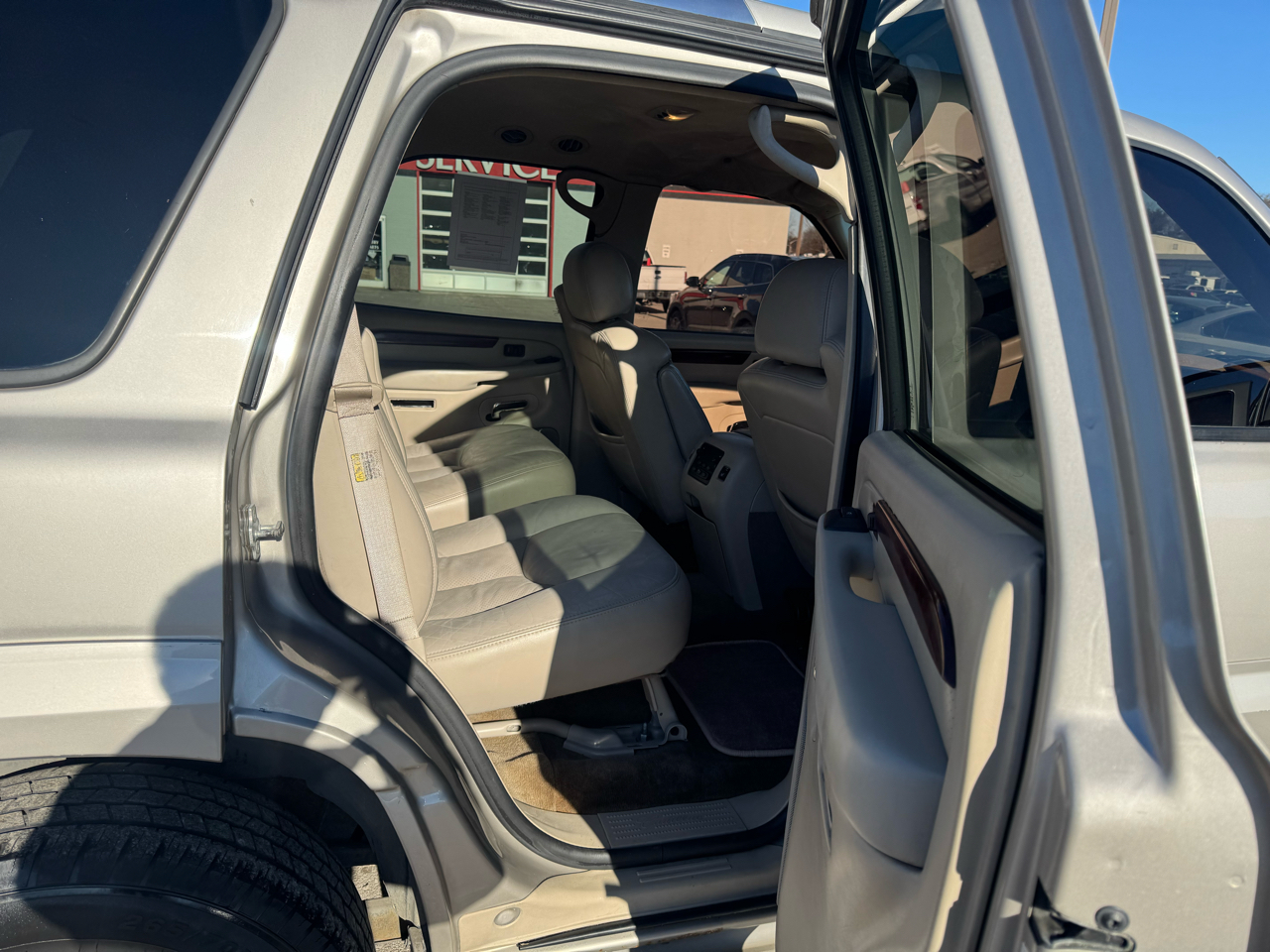 Cadillac Escalade 4dr AWD 2005