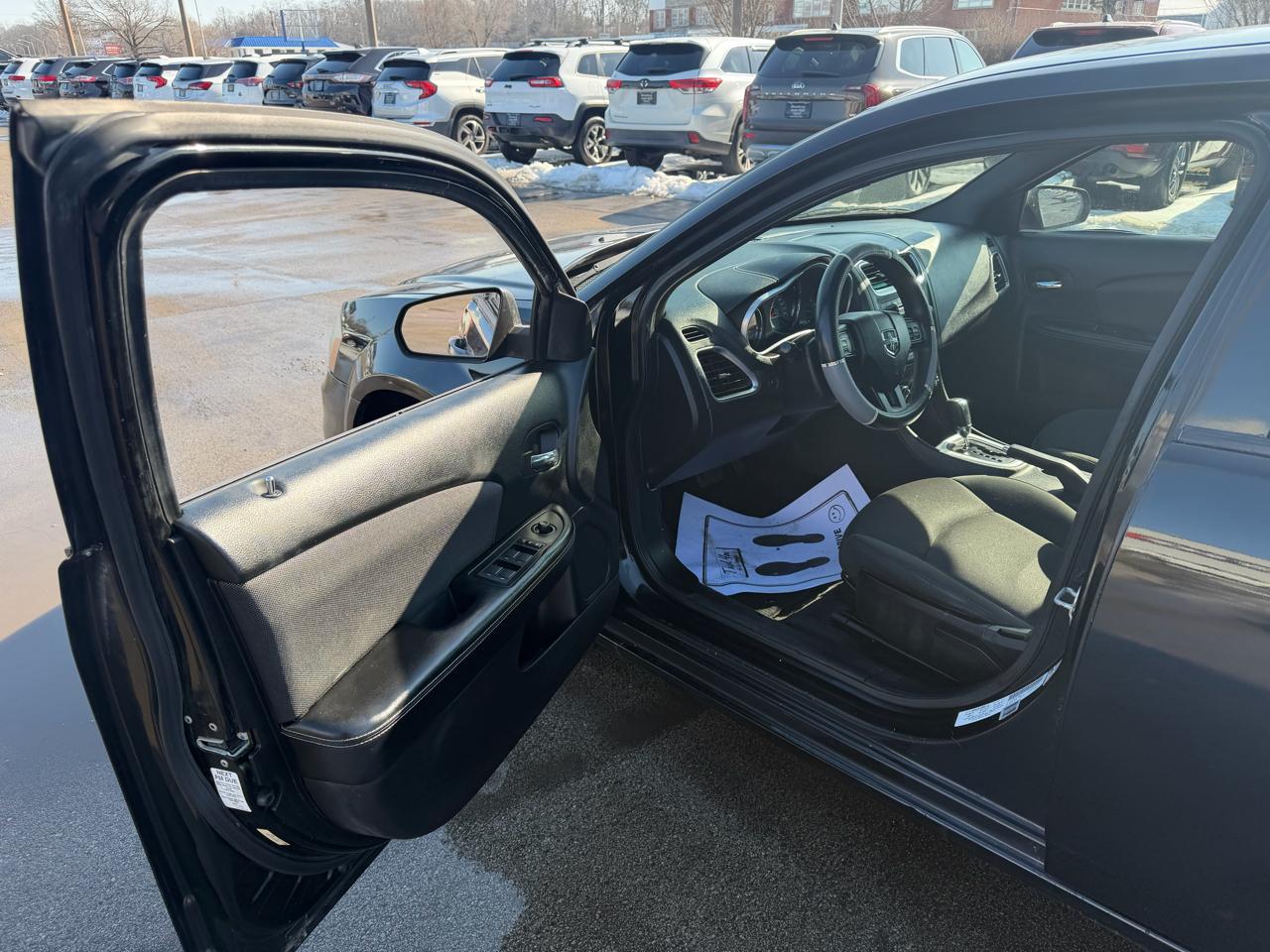 Dodge Avenger 4dr Sdn SE 2012