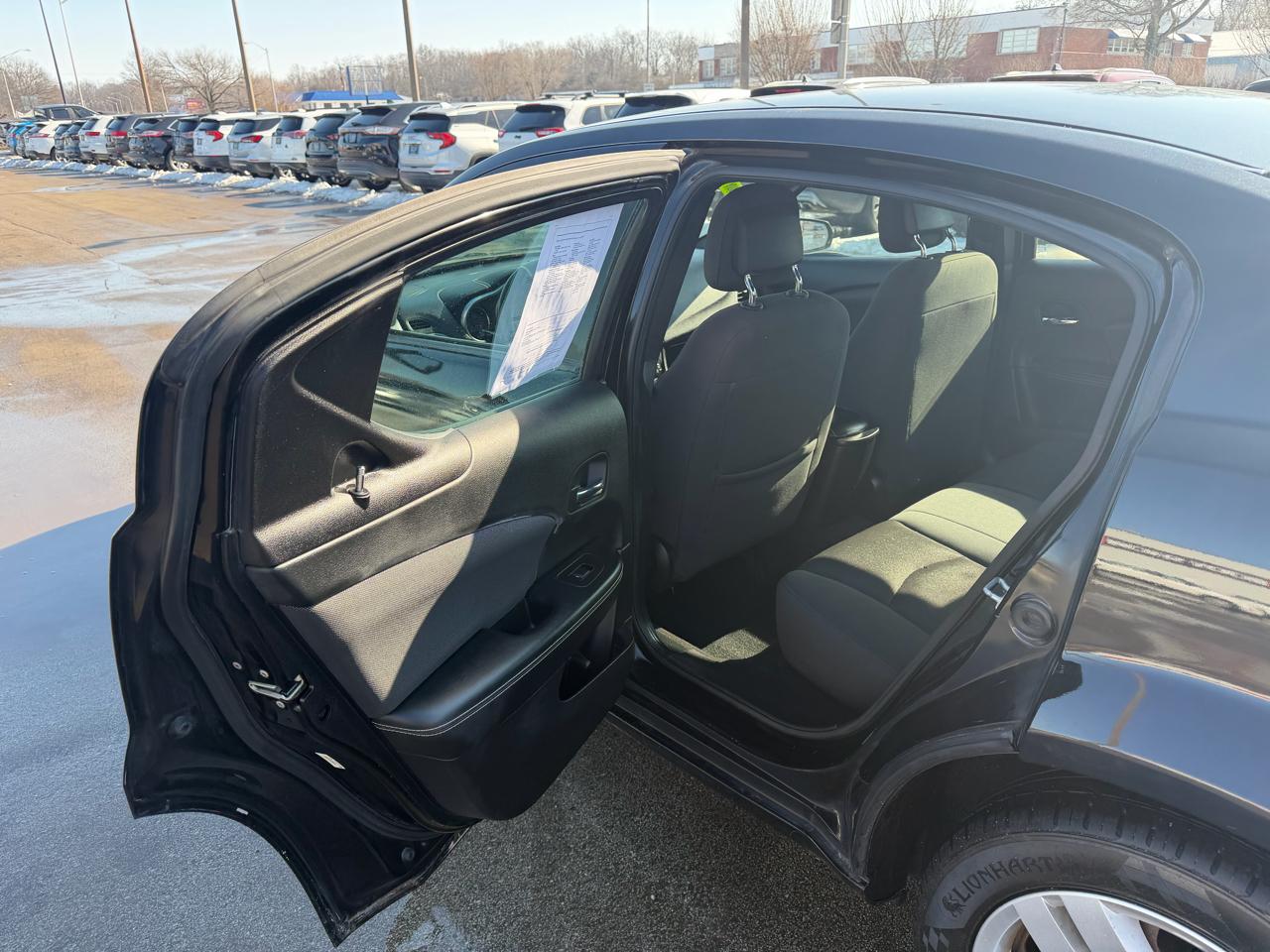 Dodge Avenger 4dr Sdn SE 2012