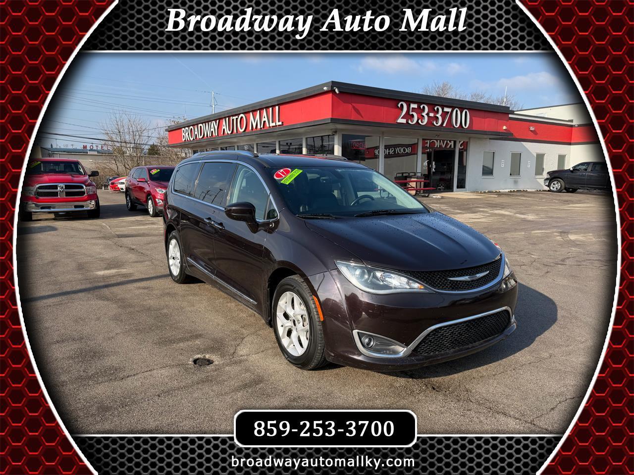 2017 Chrysler Pacifica Touring-L Plus