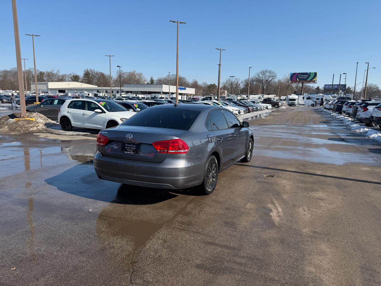 Volkswagen Passat 4dr Sdn 2.5L Auto Wolfsburg Edition 2013