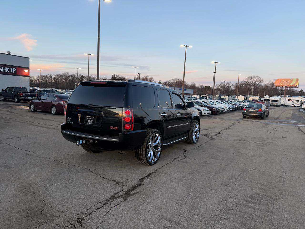 GMC Yukon Denali 2011