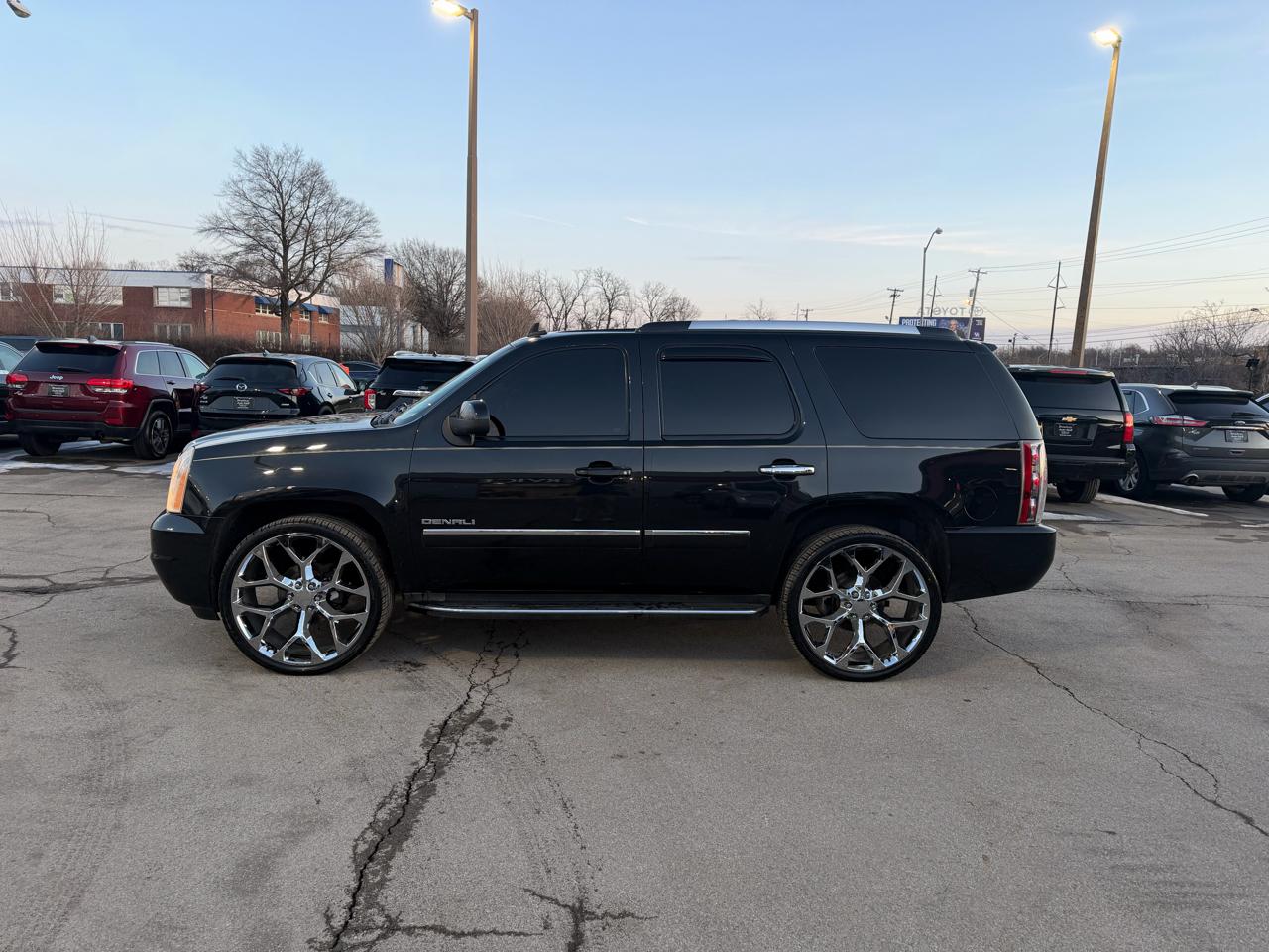 GMC Yukon Denali 2011