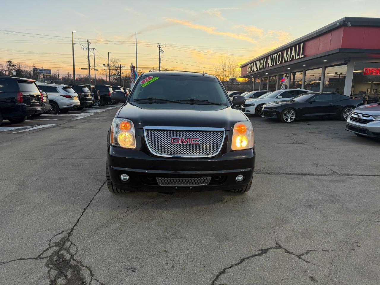 GMC Yukon Denali 2011