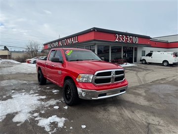 2013 RAM 1500 4WD Quad Cab 140.5" SLT