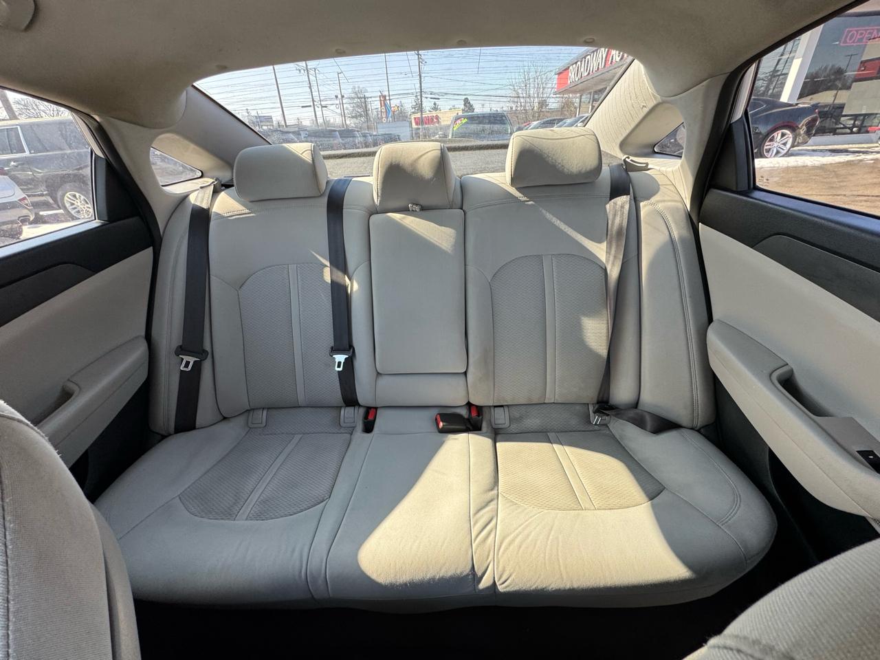Hyundai Sonata 4dr Sdn 2.4L SE 2016