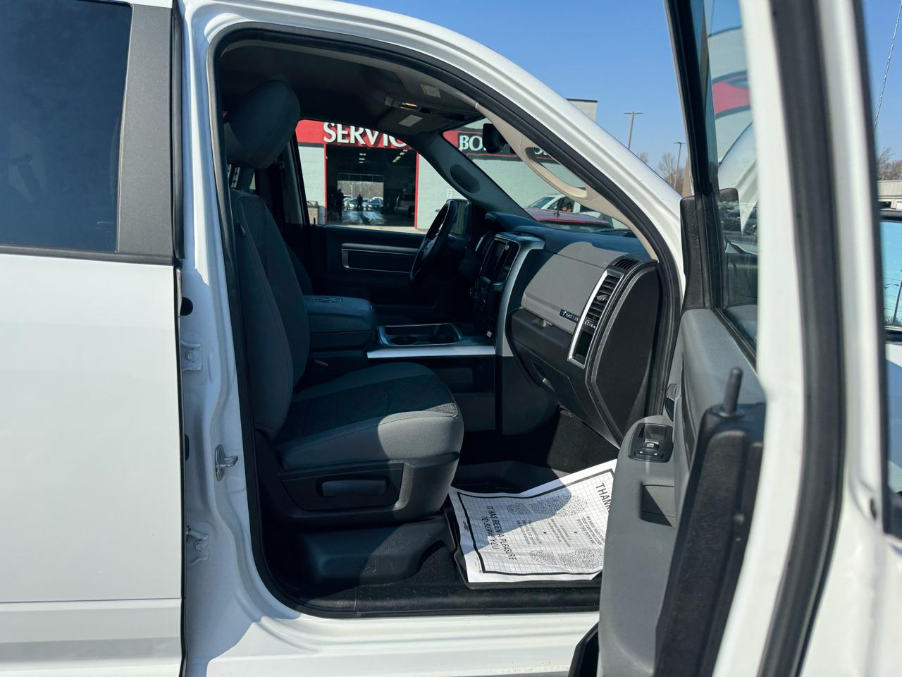 RAM 1500 Big Horn 4x4 Crew Cab 5'7" Box 2018