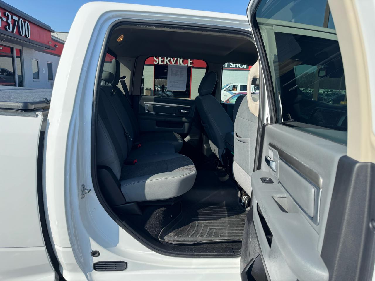 RAM 1500 Big Horn 4x4 Crew Cab 5'7" Box 2018