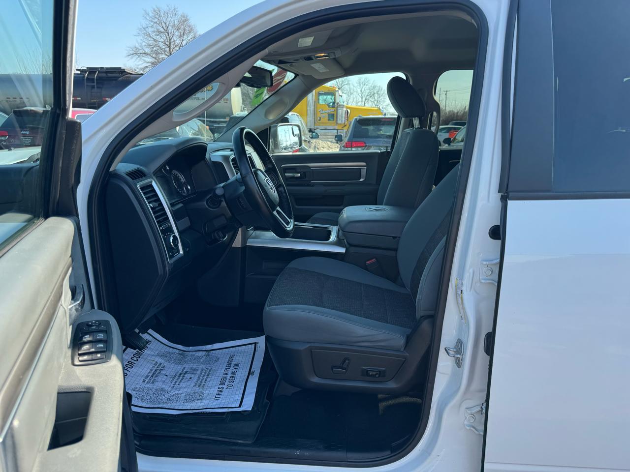 RAM 1500 Big Horn 4x4 Crew Cab 5'7" Box 2018