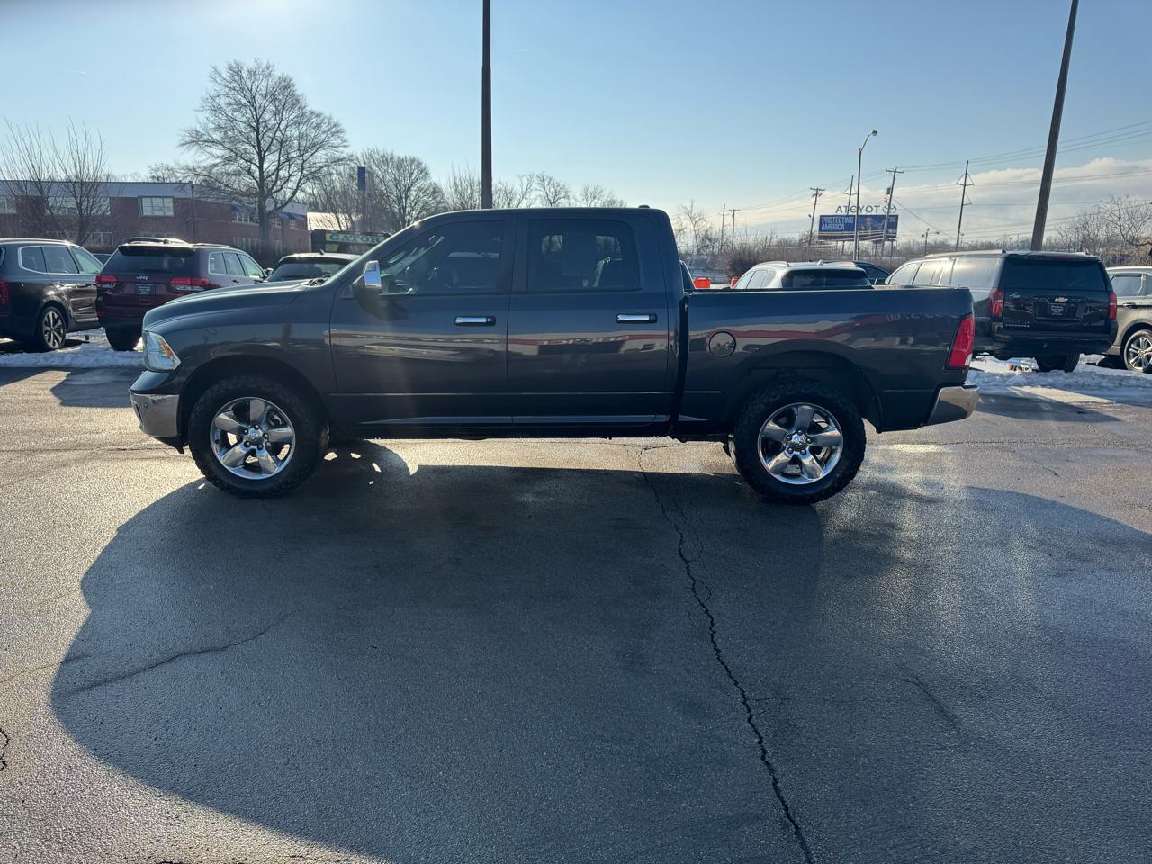 RAM 1500 4WD Crew Cab 140.5" Big Horn 2016