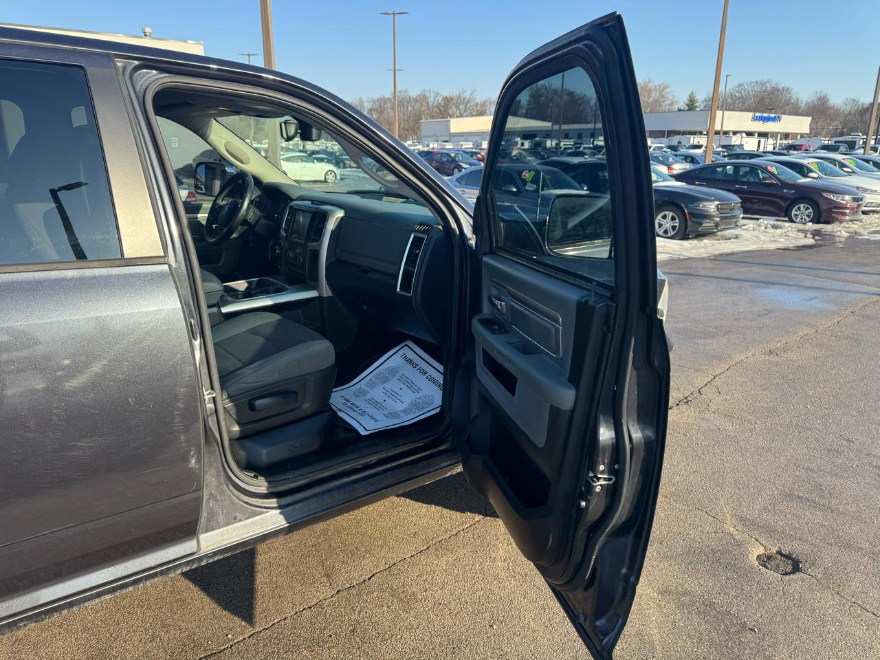 RAM 1500 4WD Crew Cab 140.5" Big Horn 2016