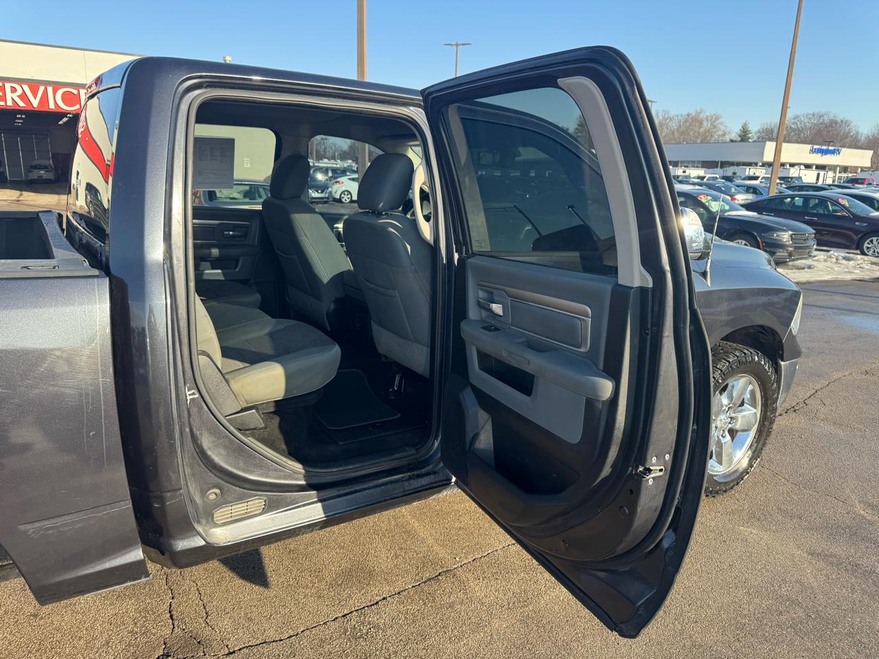 RAM 1500 4WD Crew Cab 140.5" Big Horn 2016