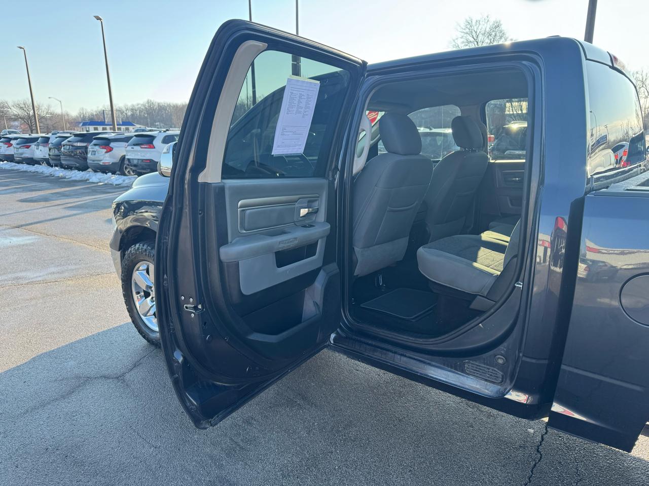 RAM 1500 4WD Crew Cab 140.5" Big Horn 2016