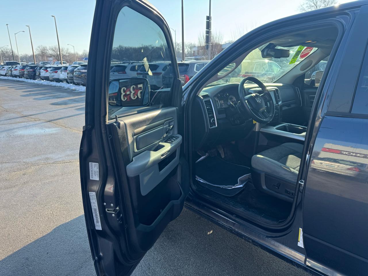 RAM 1500 4WD Crew Cab 140.5" Big Horn 2016