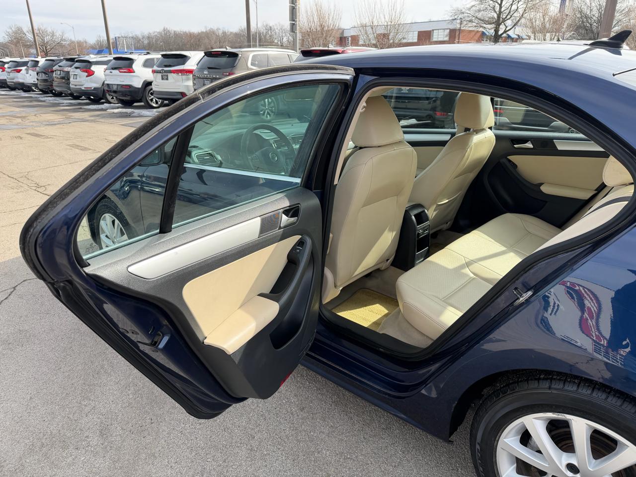 Volkswagen Jetta Sedan 4dr Auto SE PZEV 2014