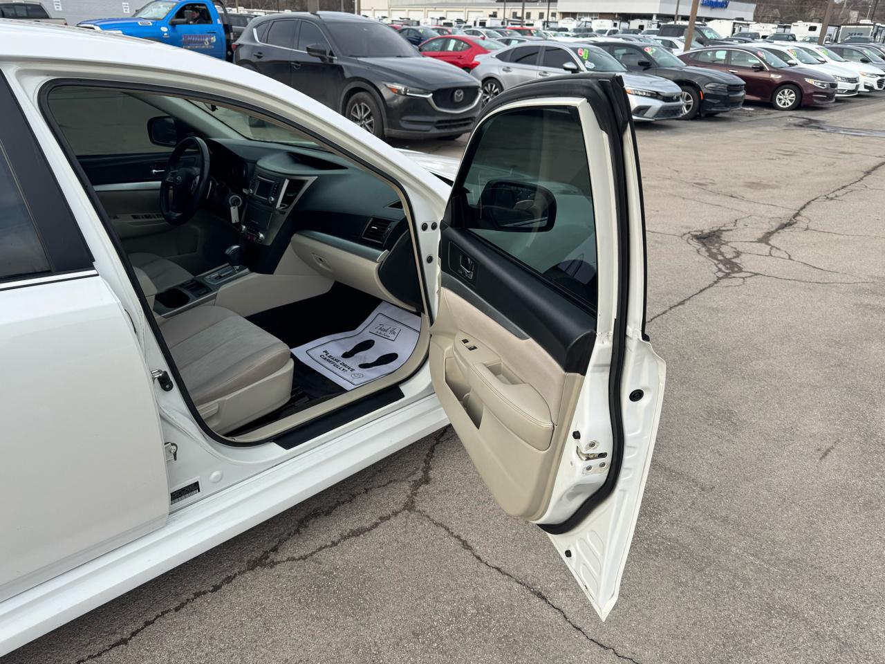 Subaru Legacy 4dr Sdn H4 Auto 2.5i Premium 2014