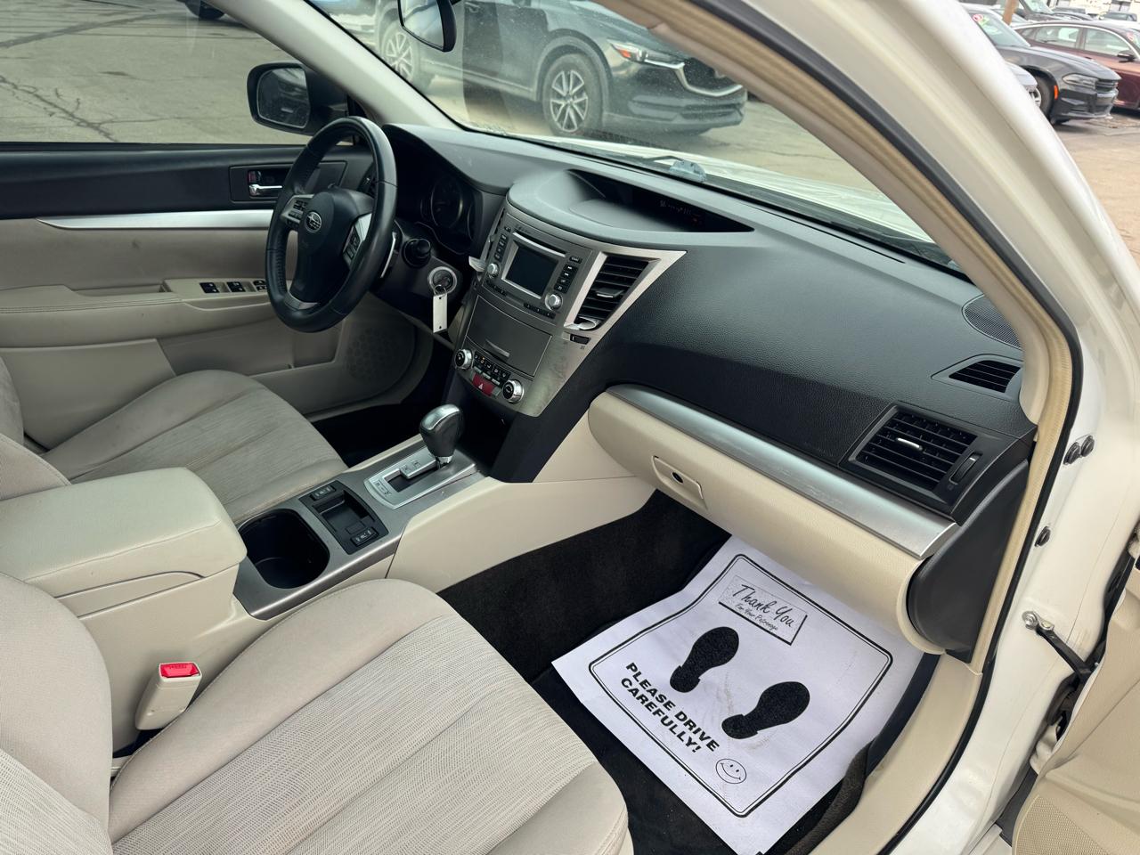 Subaru Legacy 4dr Sdn H4 Auto 2.5i Premium 2014