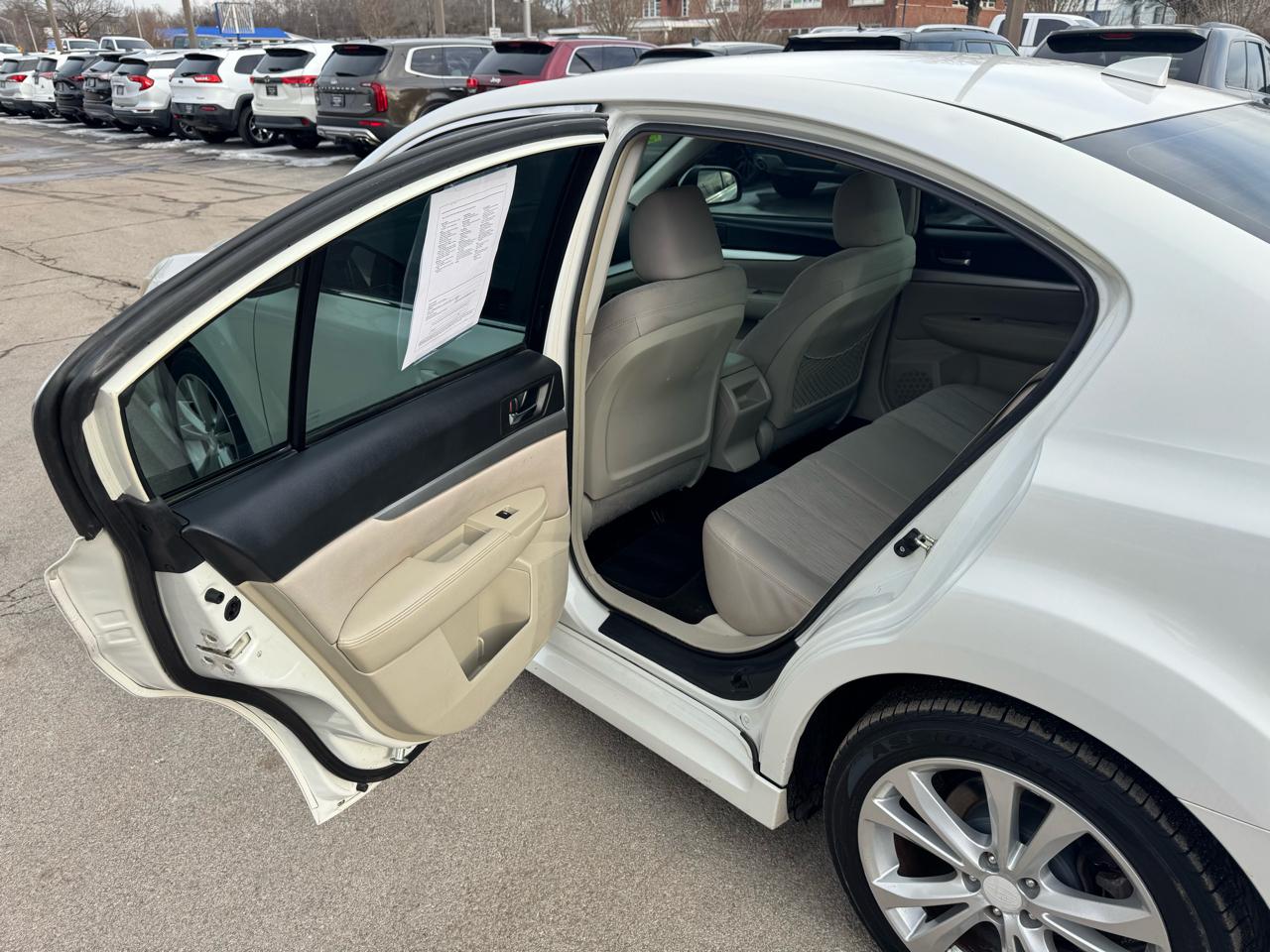 Subaru Legacy 4dr Sdn H4 Auto 2.5i Premium 2014