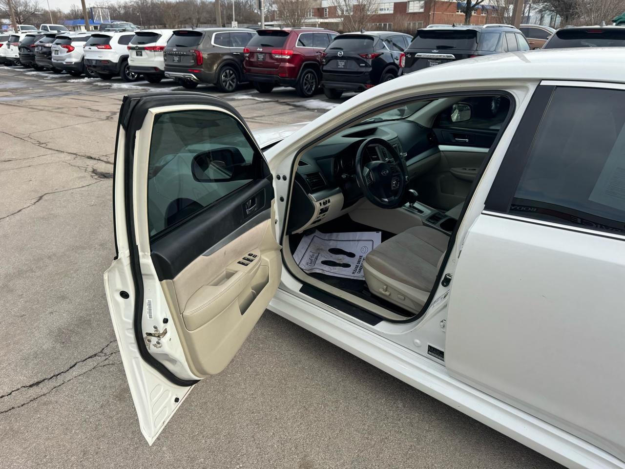 Subaru Legacy 4dr Sdn H4 Auto 2.5i Premium 2014