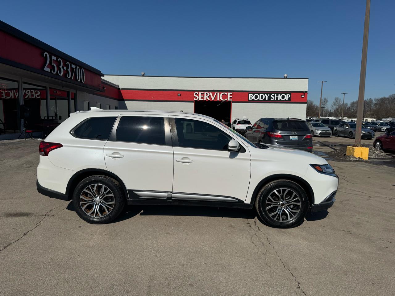 Mitsubishi Outlander SEL FWD 2017