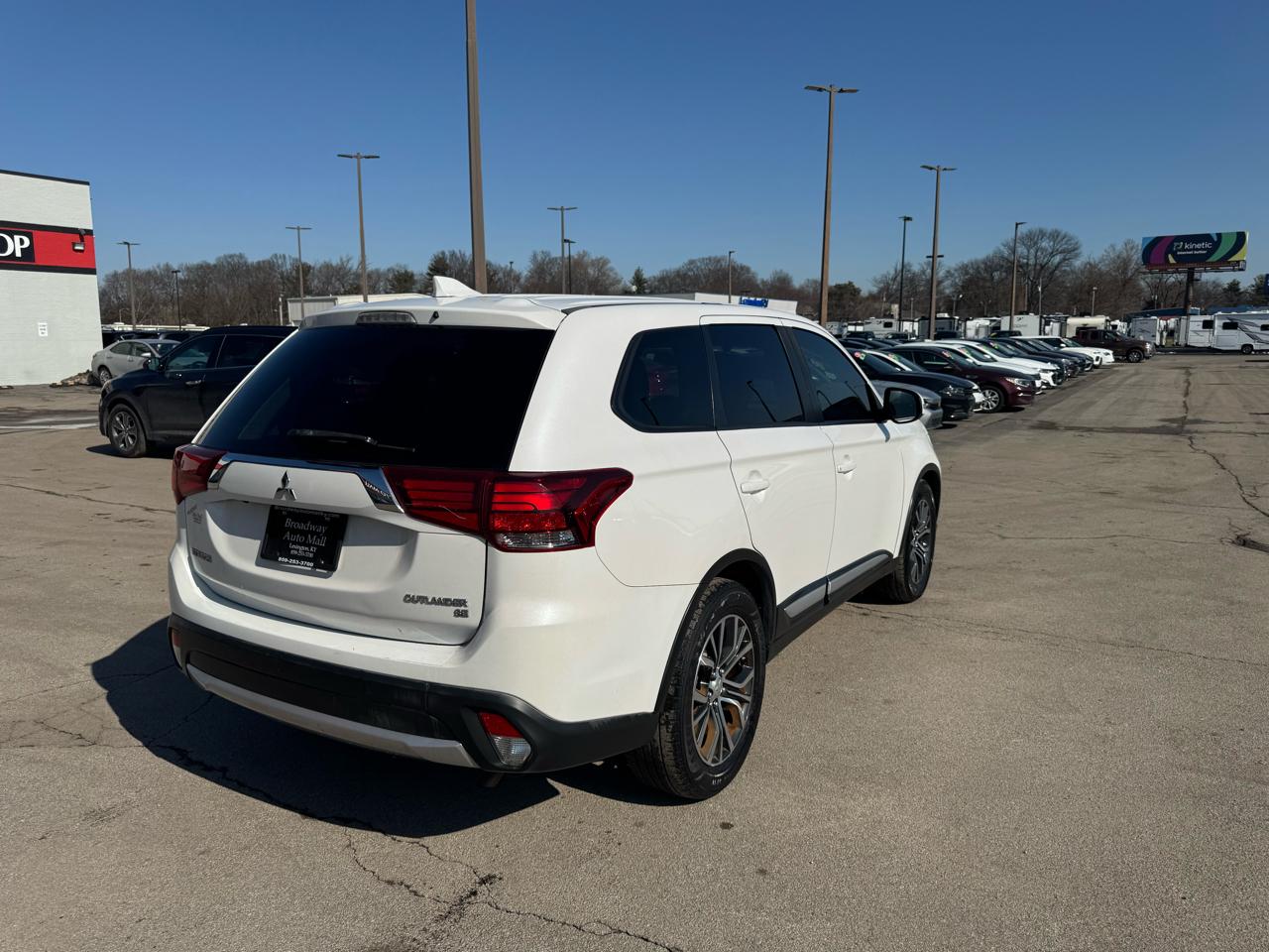 Mitsubishi Outlander SEL FWD 2017