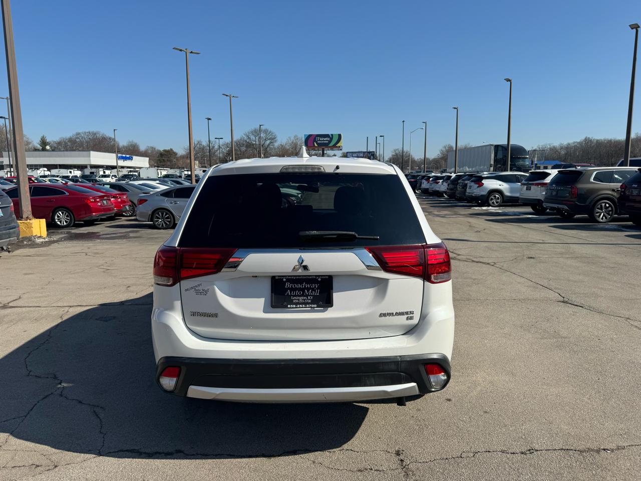 Mitsubishi Outlander SEL FWD 2017