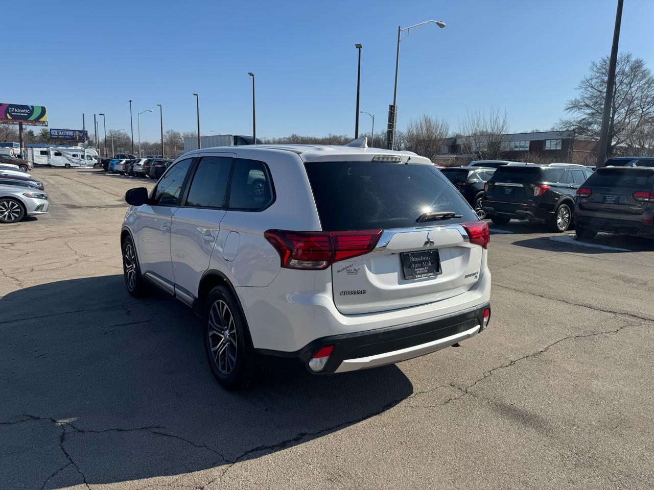 Mitsubishi Outlander SEL FWD 2017