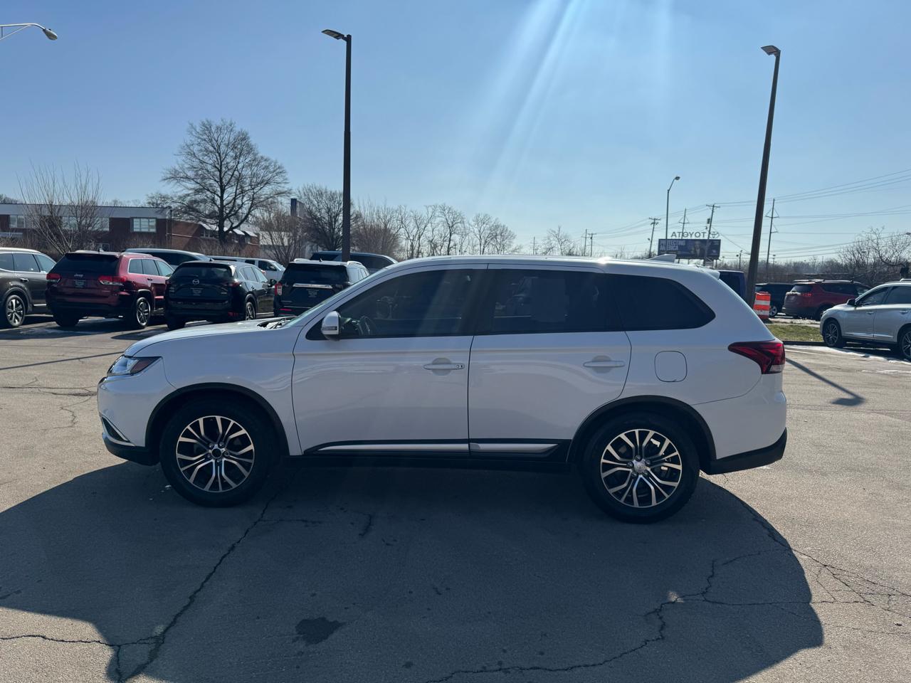 Mitsubishi Outlander SEL FWD 2017