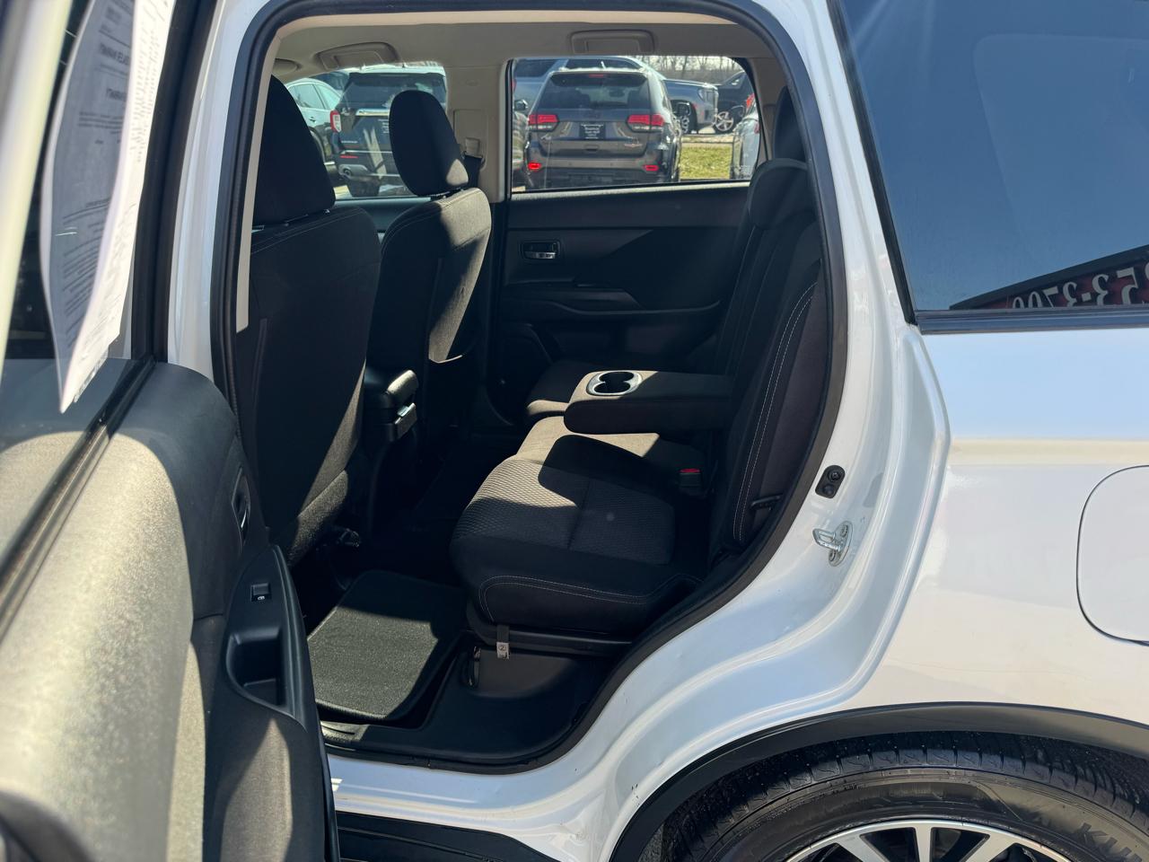 Mitsubishi Outlander SEL FWD 2017