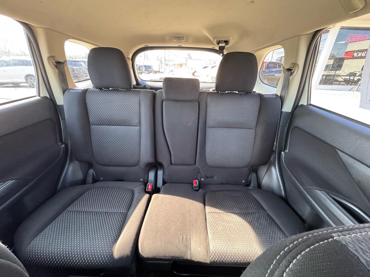 Mitsubishi Outlander SEL FWD 2017