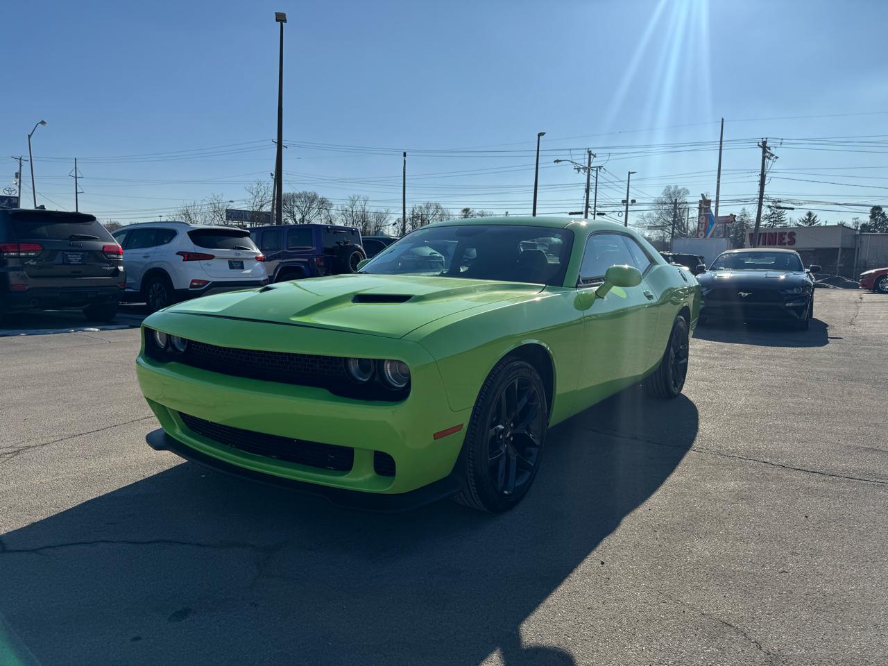 Dodge Challenger SXT RWD 2019